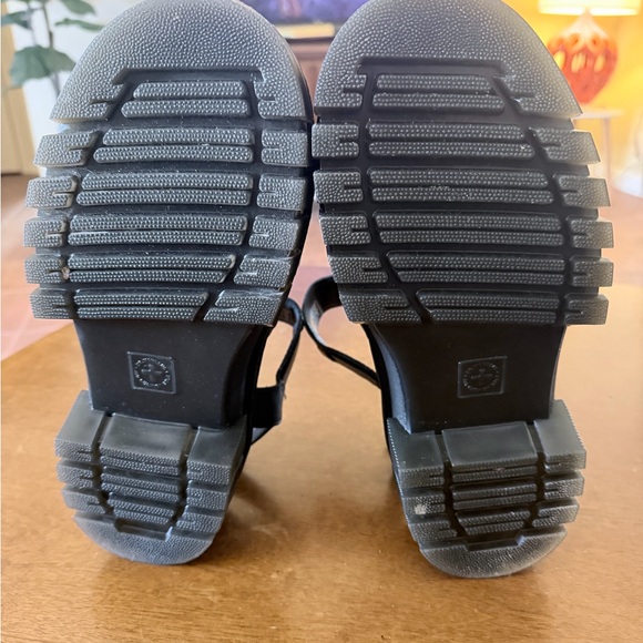 DR MARTENS BLACK SANDALS SIZE 8 - Picture 9 of 9